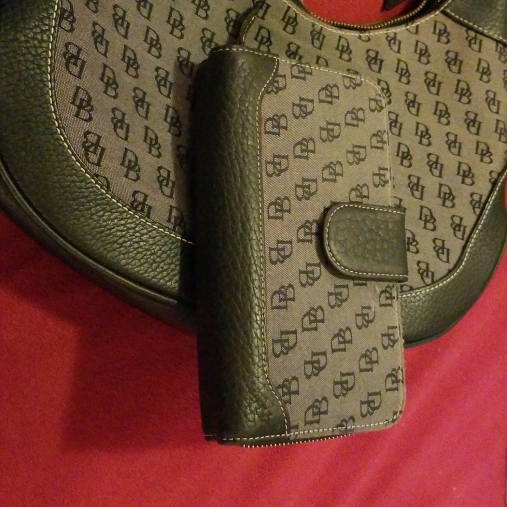 Dooney & Bourke Signature Bag and Wallet - Picture 5 of 5